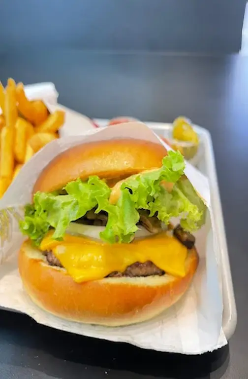 Czn Burak Burger - Dubai Hills Mall Czn Burak Burger Restaurant Zinger Burger Dubai Hills Mall