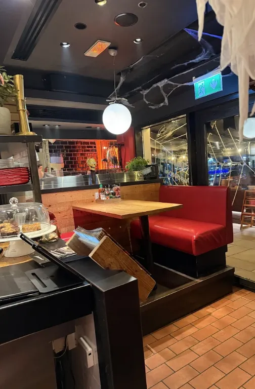 Pitfire Pizza - JLT Pitfire Pizza JLT Interior