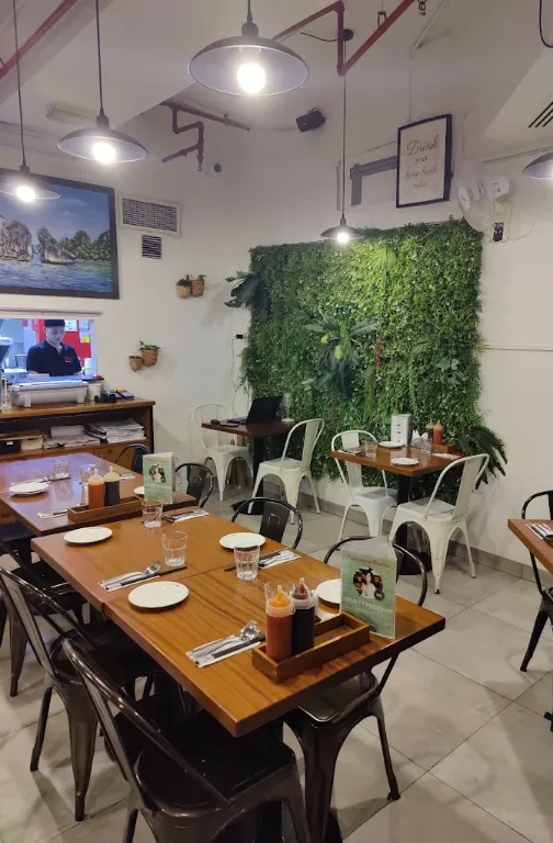 Vietnamese Foodies - JLT Vietnamese Foodies JLT Interior