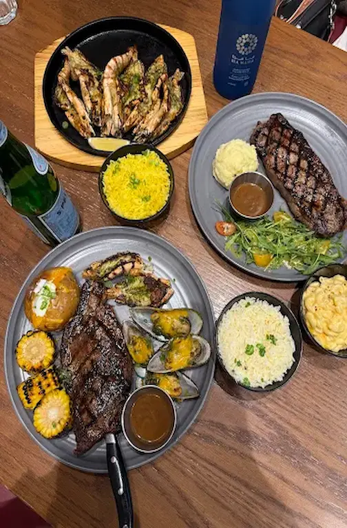 Famous Dave's - Palm Jumeirah Mall (Nakheel Mall) American Food at Famous Dave's Restaurant