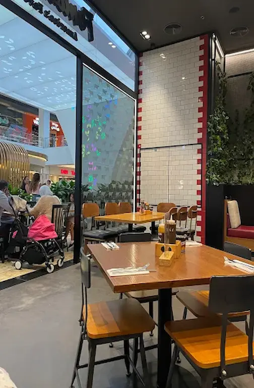 Famous Dave's - Palm Jumeirah Mall (Nakheel Mall) Famous Dave's Restaurant Dining