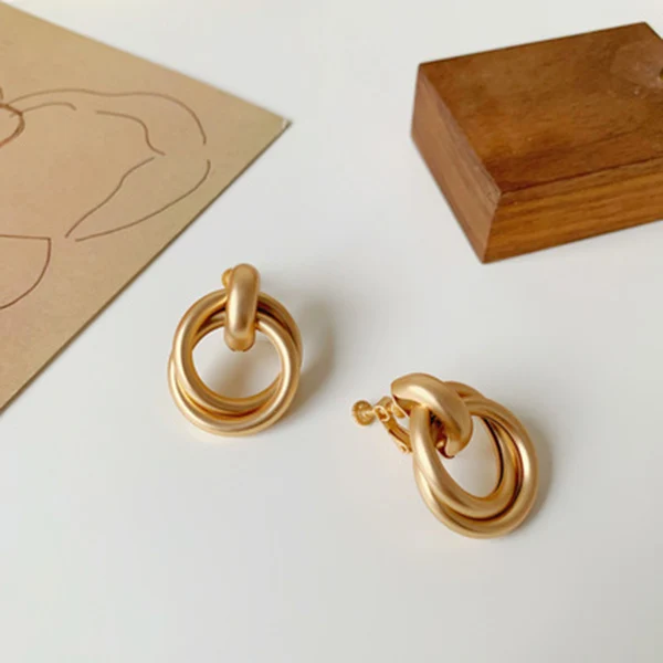 Trendy Korean Minimalist Statement Clip Earrings Jewelry Elegant Gold Color Goemtric Clip Earrings Without Piercing for Women Trendy Korean Minimalist Statement Clip Earrings Jewelry Elegant Gold Color Goemtric Clip Earrings Without Piercing for Women - Image 18