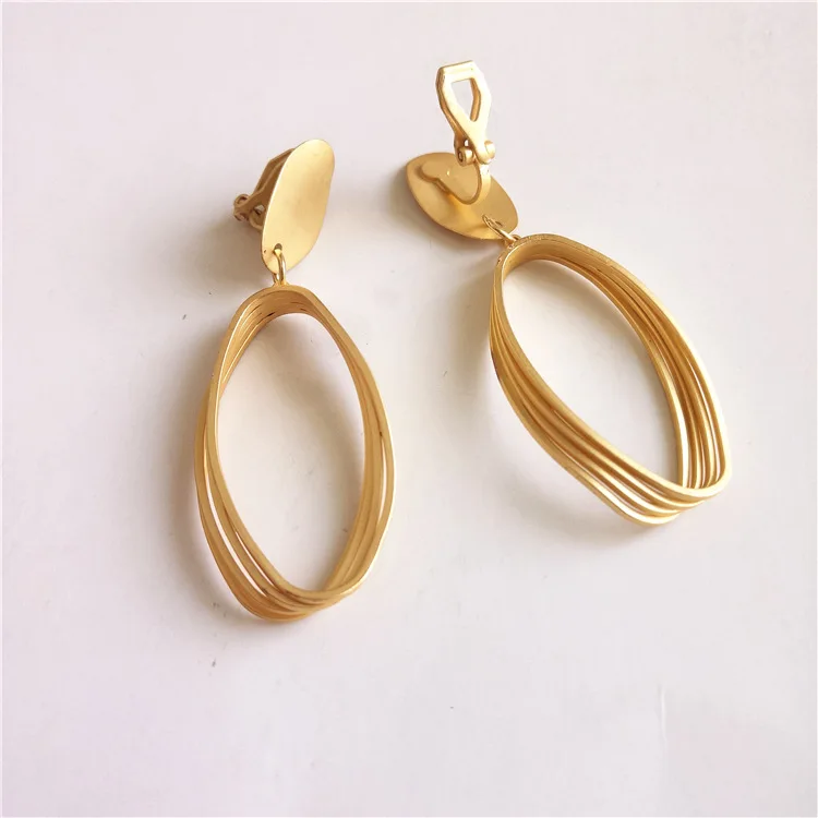 Trendy Korean Minimalist Statement Clip Earrings Jewelry Elegant Gold Color Goemtric Clip Earrings Without Piercing for Women Trendy Korean Minimalist Statement Clip Earrings Jewelry Elegant Gold Color Goemtric Clip Earrings Without Piercing for Women - Image 2